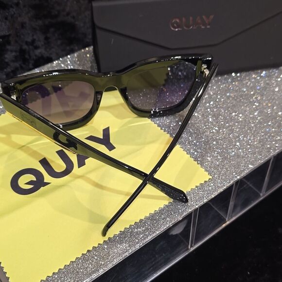Quay Australia By The Way Oversized Sunglasses - Black/Gradient - Picture 8 of 9